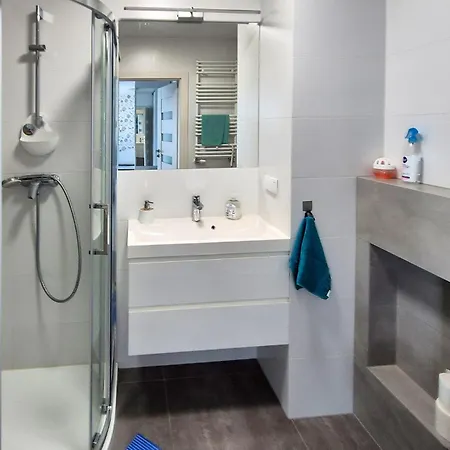 1 Bedroom Awesome In Apartment